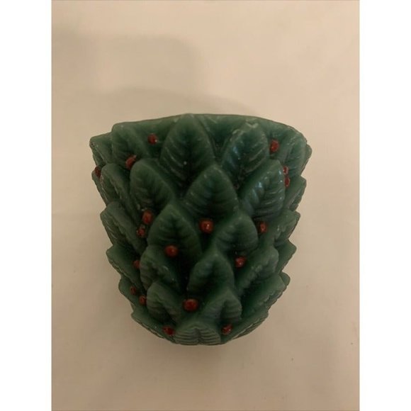 (SET OF 2) HANDMADE SCENTED CHRISTMAS PINECONE CANDLES 3” GREEN AND RED - RARE - Picture 5 of 5